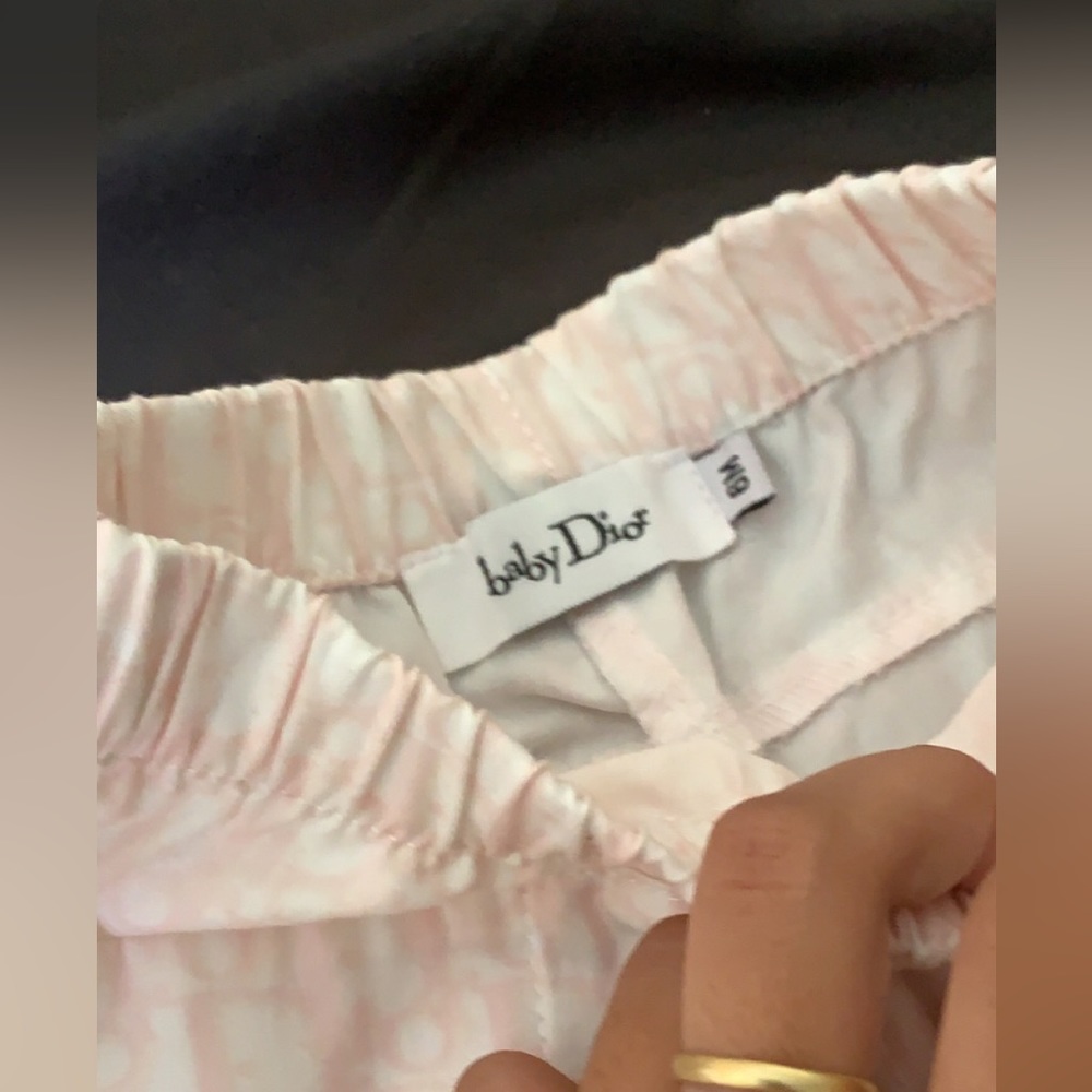 Baby Dior!!
Pretty little baby Dior pants with the iconic Dior pattern in pink - Picture 1 of 2